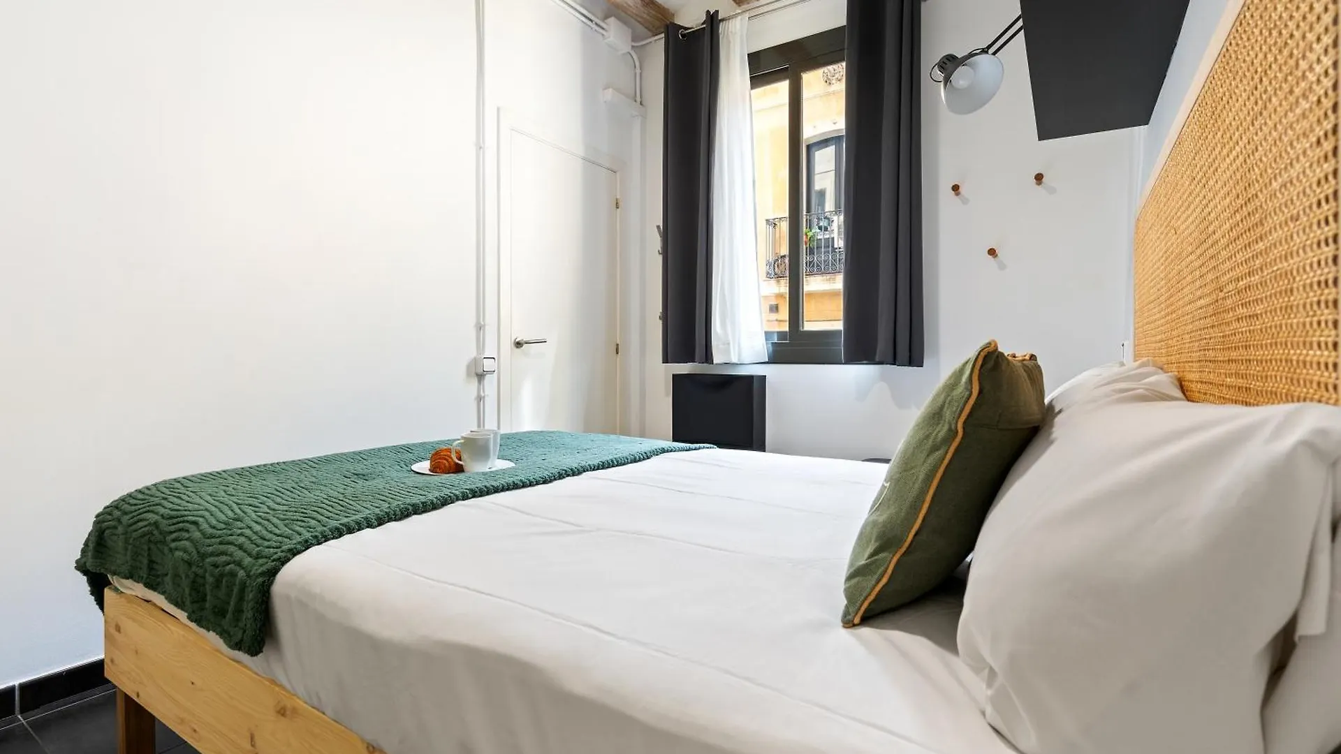 Lodging Apartments Almirall Beach 22 바르셀로나