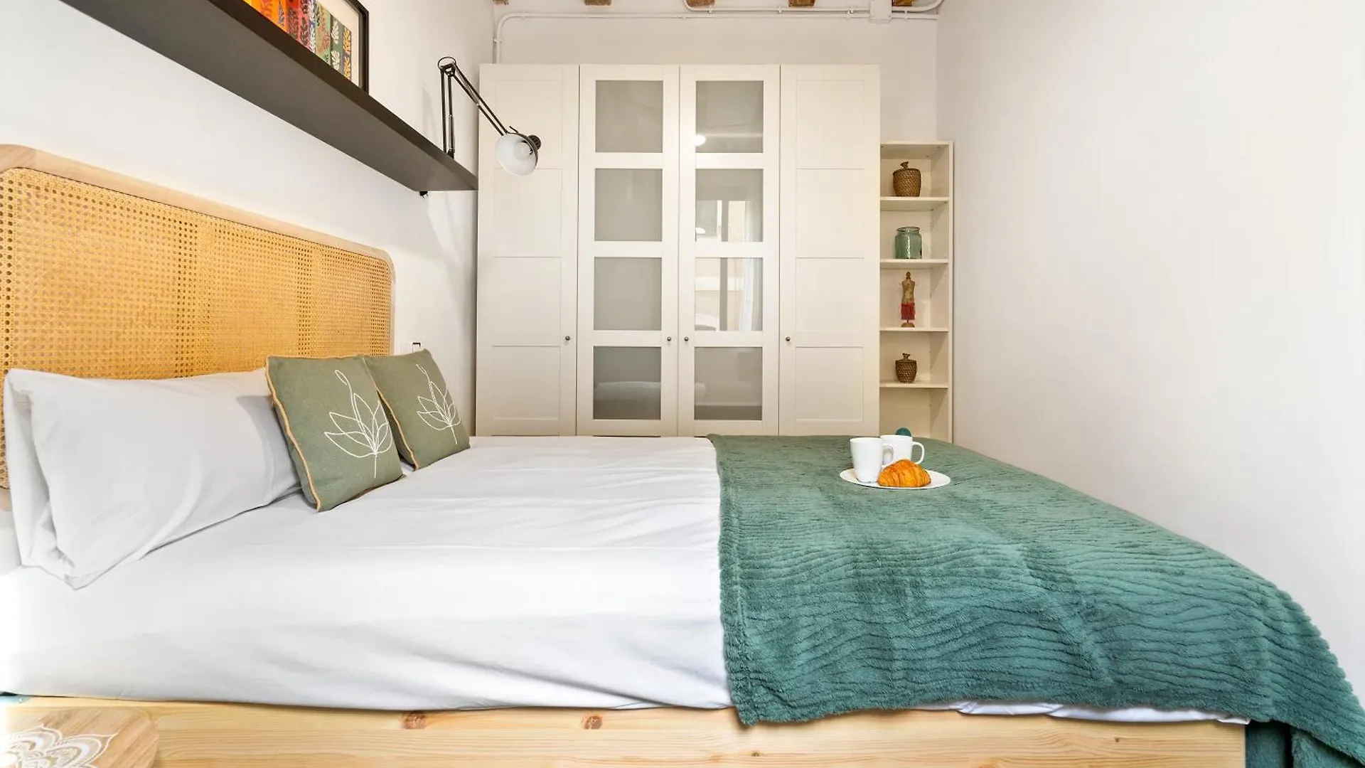 Lodging Apartments Almirall Beach 22 Барселона
