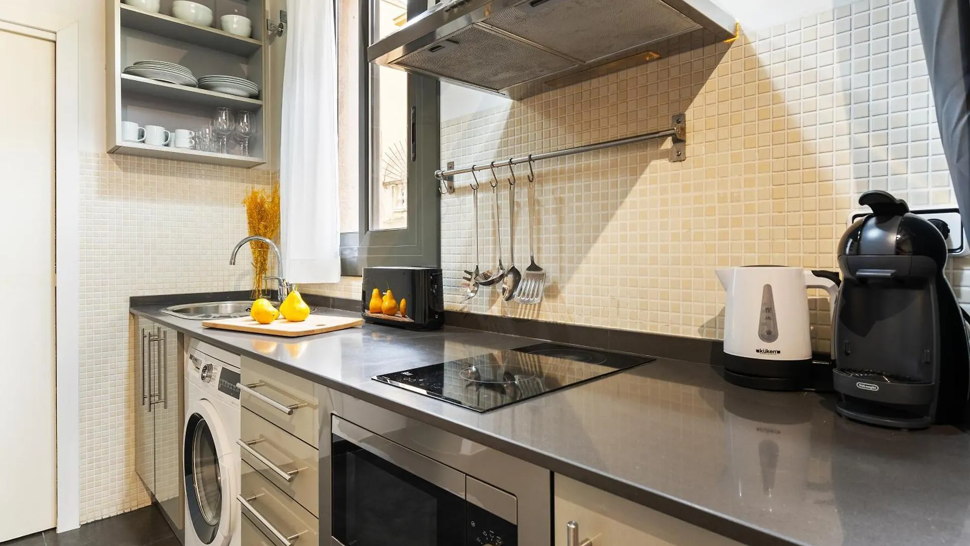 Lodging Apartments Almirall Beach 22 Барселона 0*,  Испания